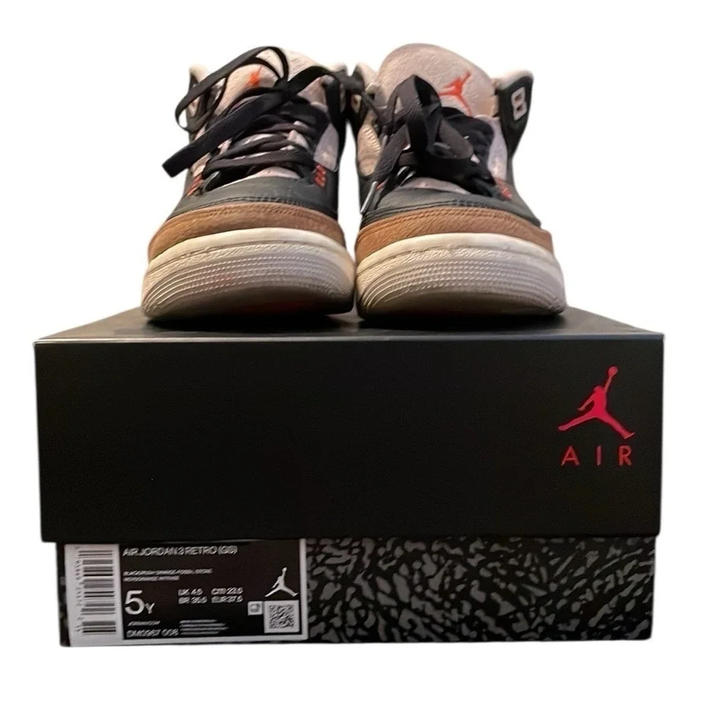 Nike Boy's Air Jordan 3 Retro (GS) Black/Rush Orange - Fossil Stone Size 5Y‎